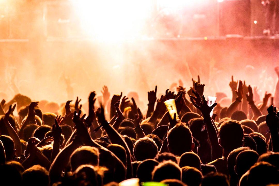 ¿Vas a un concierto o festival? Prepárate como un pro con estos tips 📝